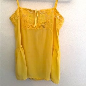 💥 MOVING SALE💥 H&M Yellow Lace Top